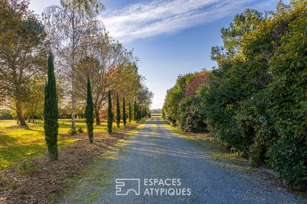 Une propriété de charme sur un vaste terrain