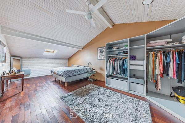 Une propriété de charme sur un vaste terrain