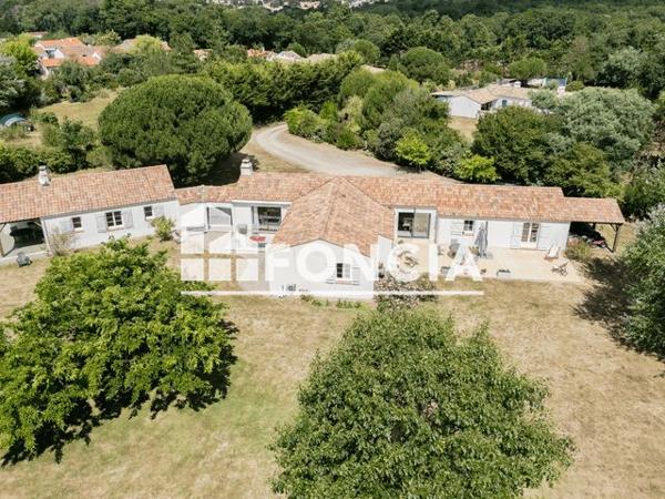 À vendre Maison 7 pièces 229 m² - L'aiguillon-sur-vie 85220