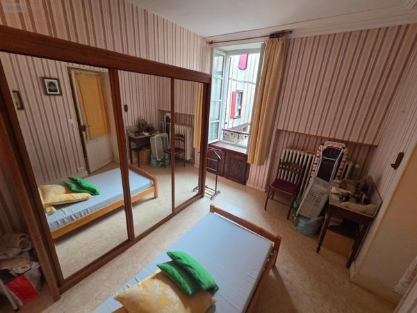 Immeuble à vendre à Sauveterre-de-Rouergue dans l'Aveyron (12800), ref : 1180