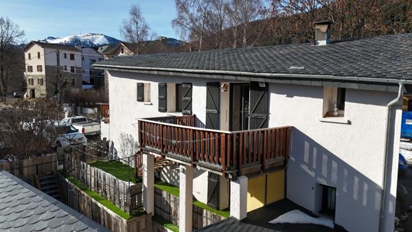 Maison rénovée à Formiguères avec vue dégagée, extérieurs et fort potentiel