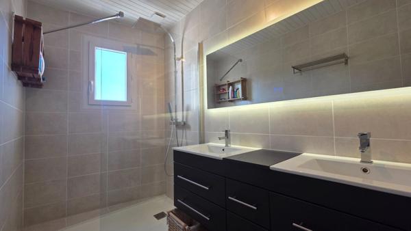 Maison rénovée à Formiguères avec vue dégagée, extérieurs et fort potentiel