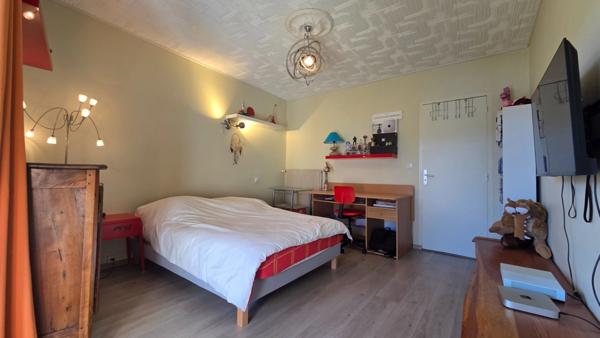 Maison rénovée à Formiguères avec vue dégagée, extérieurs et fort potentiel