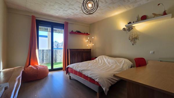 Maison rénovée à Formiguères avec vue dégagée, extérieurs et fort potentiel