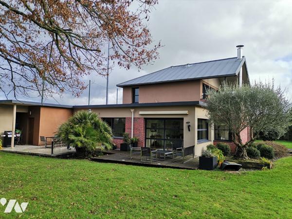 PACE - Centre-ville, maison de 2004, 174 m² hab. et 1220 m² de terrain