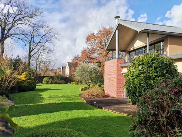 PACE - Centre-ville, maison de 2004, 174 m² hab. et 1220 m² de terrain