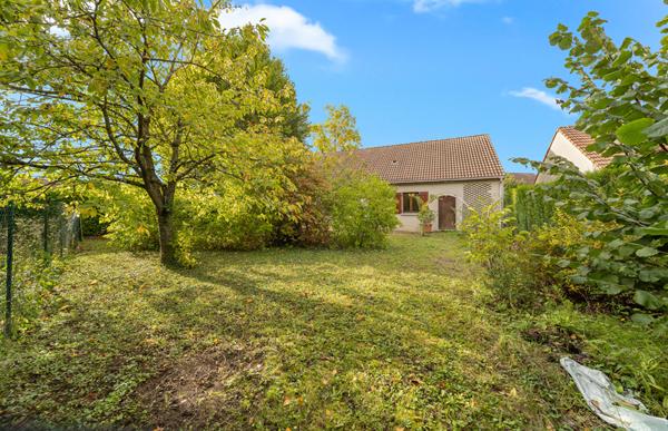 Maison de plain pied à vendre à Crissey - 4 pièces, 3 chambres, jardin, garage et combles aménageables
