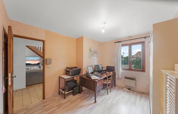 Maison de plain pied à vendre à Crissey - 4 pièces, 3 chambres, jardin, garage et combles aménageables