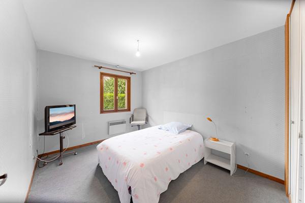 Maison de plain pied à vendre à Crissey - 4 pièces, 3 chambres, jardin, garage et combles aménageables