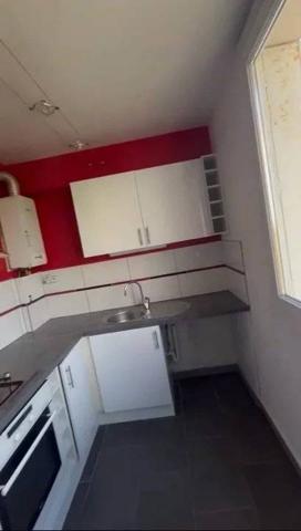 POUR INVESTISSEURS APPARTEMENT T3 AVEC 2 CHAMBRES  LOUE 650 EUROS HORS CHARGES