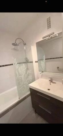 POUR INVESTISSEURS APPARTEMENT T3 AVEC 2 CHAMBRES  LOUE 650 EUROS HORS CHARGES