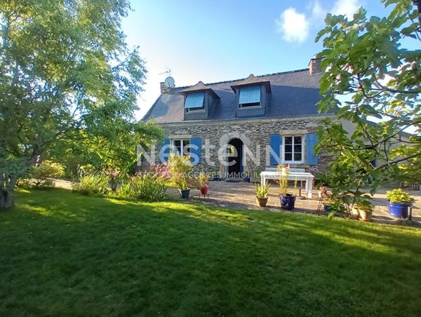 Maison en pierres, à rafraichir à deux pas du centre de ROCHEFORT-EN-TERRE