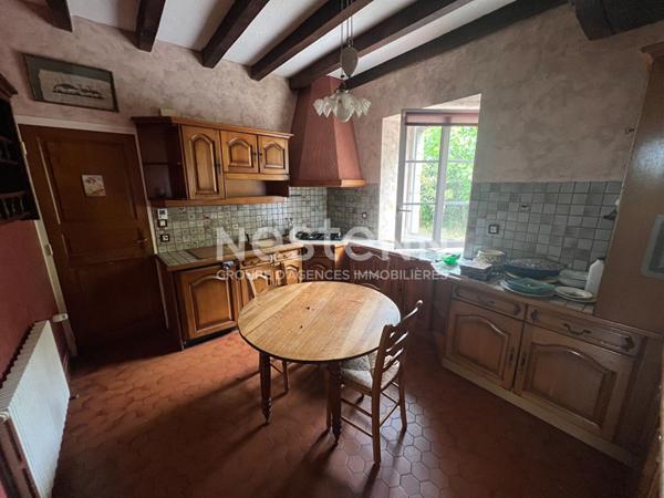 Maison en pierres, à rafraichir à deux pas du centre de ROCHEFORT-EN-TERRE