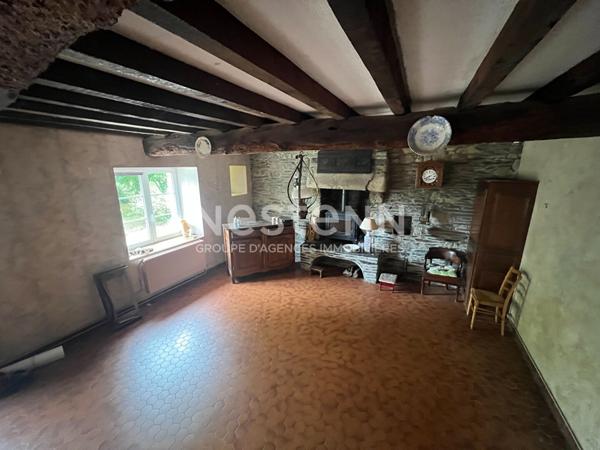 Maison en pierres, à rafraichir à deux pas du centre de ROCHEFORT-EN-TERRE