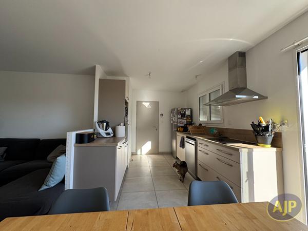 Maison à louer Treize Septiers : 4 pièces, 80m² avec 3 chambre(s) à 942€ - AJP Immobilier Montaigu