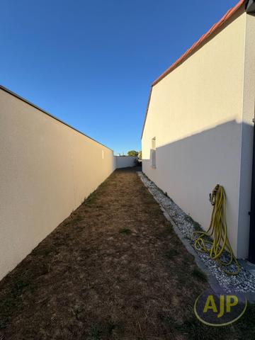 Maison à louer Treize Septiers : 4 pièces, 80m² avec 3 chambre(s) à 942€ - AJP Immobilier Montaigu