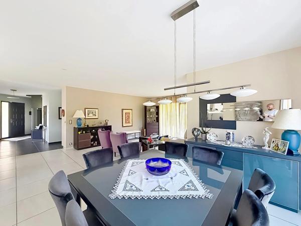 Belle villa familiale 200m2 4 chambres à CHENS SUR LEMAN (74)