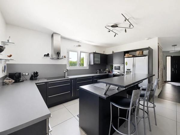 Belle villa familiale 200m2 4 chambres à CHENS SUR LEMAN (74)