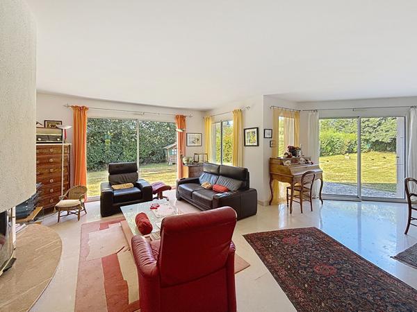 MAISON FAMILIALE AVEC BEAU JARDIN À CAUDAN