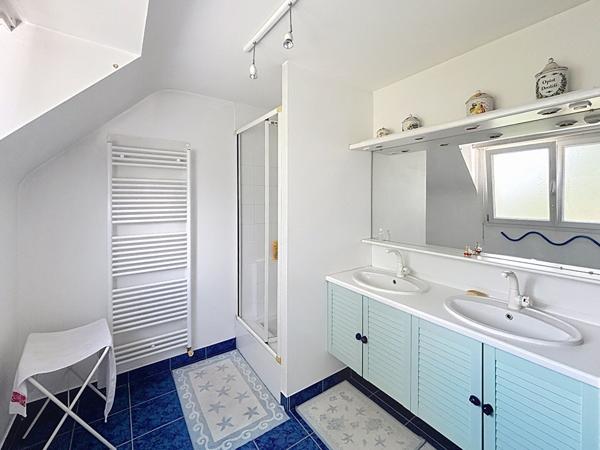 MAISON FAMILIALE AVEC BEAU JARDIN À CAUDAN