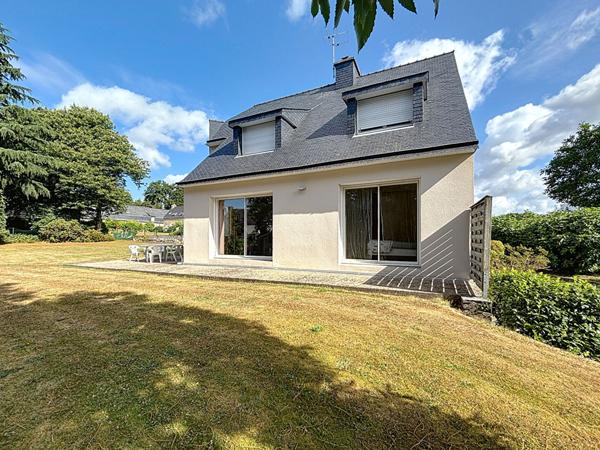 MAISON FAMILIALE AVEC BEAU JARDIN À CAUDAN