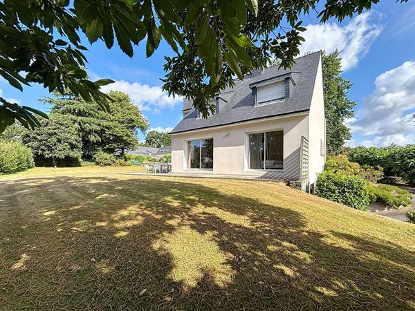 MAISON FAMILIALE AVEC BEAU JARDIN À CAUDAN