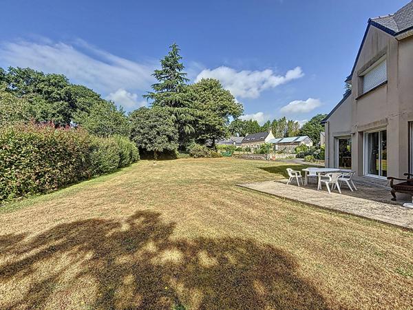 MAISON FAMILIALE AVEC BEAU JARDIN À CAUDAN