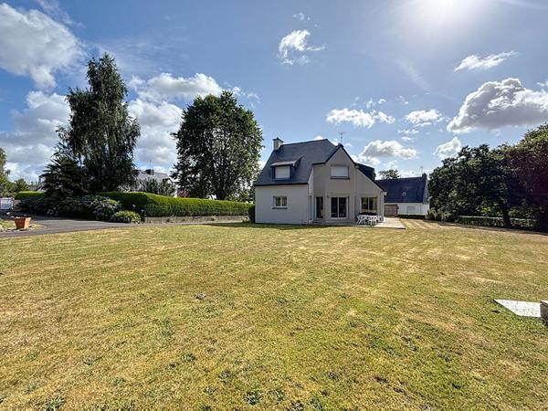 MAISON FAMILIALE AVEC BEAU JARDIN À CAUDAN