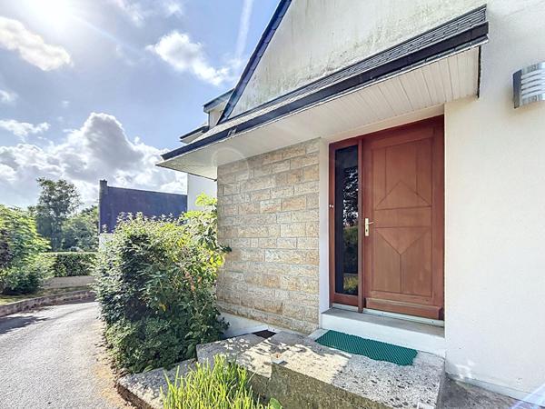 MAISON FAMILIALE AVEC BEAU JARDIN À CAUDAN
