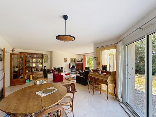 MAISON FAMILIALE AVEC BEAU JARDIN À CAUDAN