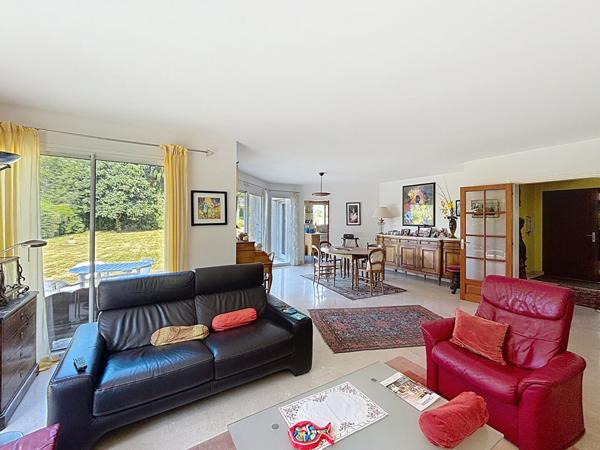 MAISON FAMILIALE AVEC BEAU JARDIN À CAUDAN