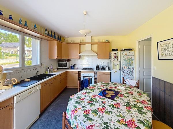 MAISON FAMILIALE AVEC BEAU JARDIN À CAUDAN