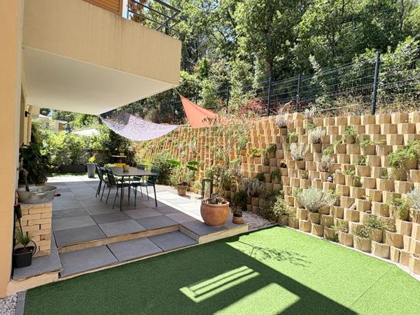 Aubagne Résidence "Le domaine des Solans", appartement  T4 rez de jardin