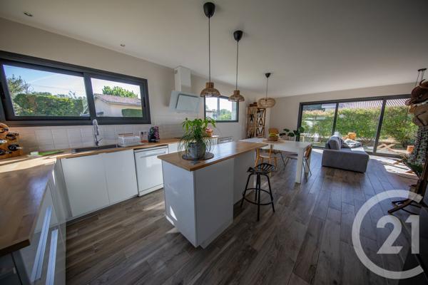 Maison à vendre  5 pièces - 107,23 m 2   ST MEDARD EN JALLES  - 33