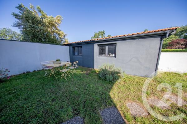 Maison à vendre  5 pièces - 107,23 m 2   ST MEDARD EN JALLES  - 33