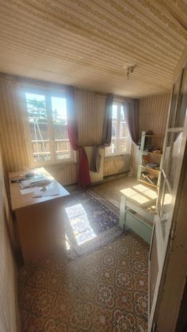 Immeuble avec ancien commerce et logement indépendant