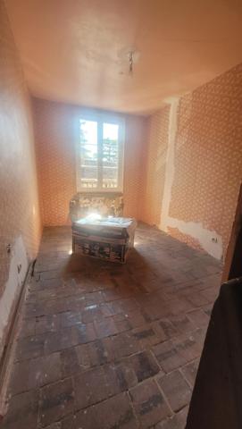 Immeuble avec ancien commerce et logement indépendant