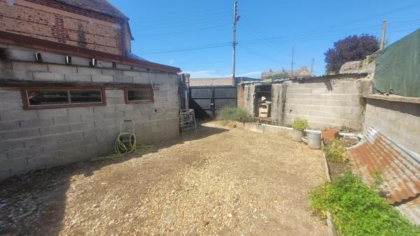 Immeuble avec ancien commerce et logement indépendant