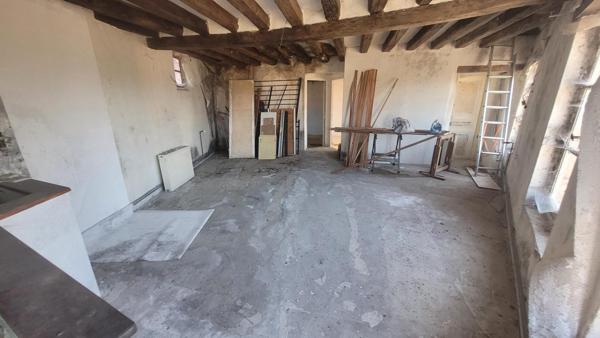 Immeuble avec ancien commerce et logement indépendant