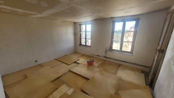 Immeuble avec ancien commerce et logement indépendant