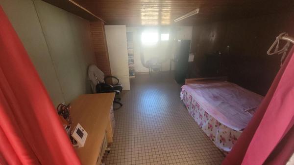 Immeuble avec ancien commerce et logement indépendant