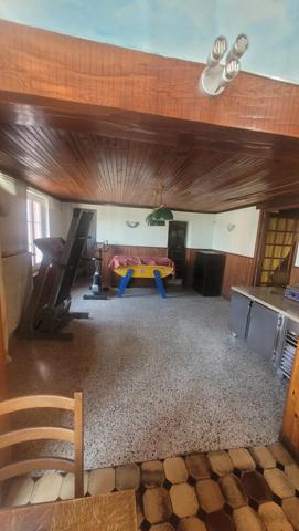 Immeuble avec ancien commerce et logement indépendant