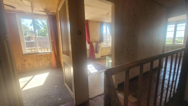 Immeuble avec ancien commerce et logement indépendant