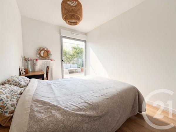 Appartement F4 à vendre  4 pièces - 84,88 m 2   BEGLES  - 33