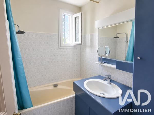 Maison à vendre 5 pièces 105 m² Gallargues-le-Montueux
