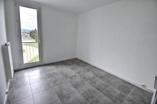 Appartement Pierrelatte 5 pièce(s) 90m2