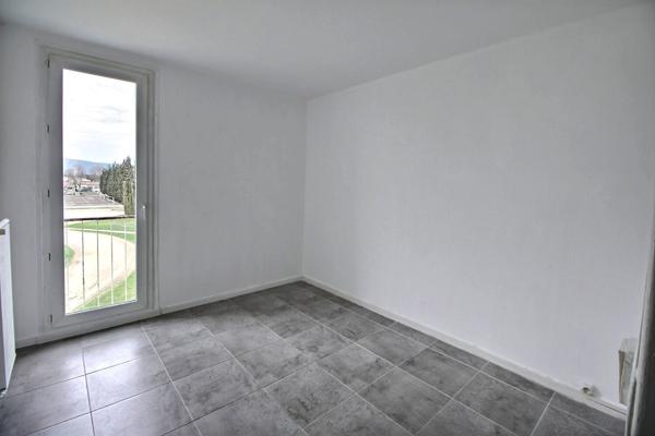 Appartement Pierrelatte 5 pièce(s) 90m2