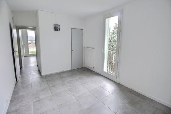 Appartement Pierrelatte 5 pièce(s) 90m2