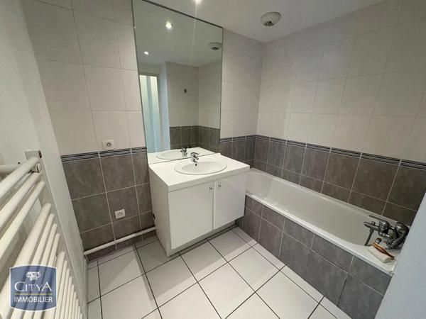 Appartement à louer 3 pièces 62.24m² Villeurbanne (69100)