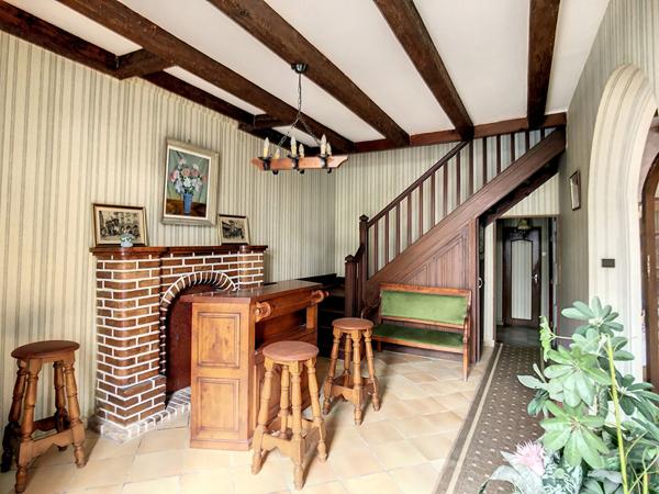 A vendre à Saujon, maison 6 pièces à vendre à Saujon d'une surfade de 147 m2 avec 4 belles chambres face à la nature.